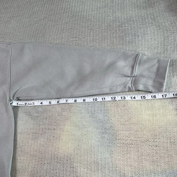 Nike Crewneck Sweatshirt Youth‎ Large Gray Embroidered Logo Big Swoosh Retro Gym - Picture 14 of 14